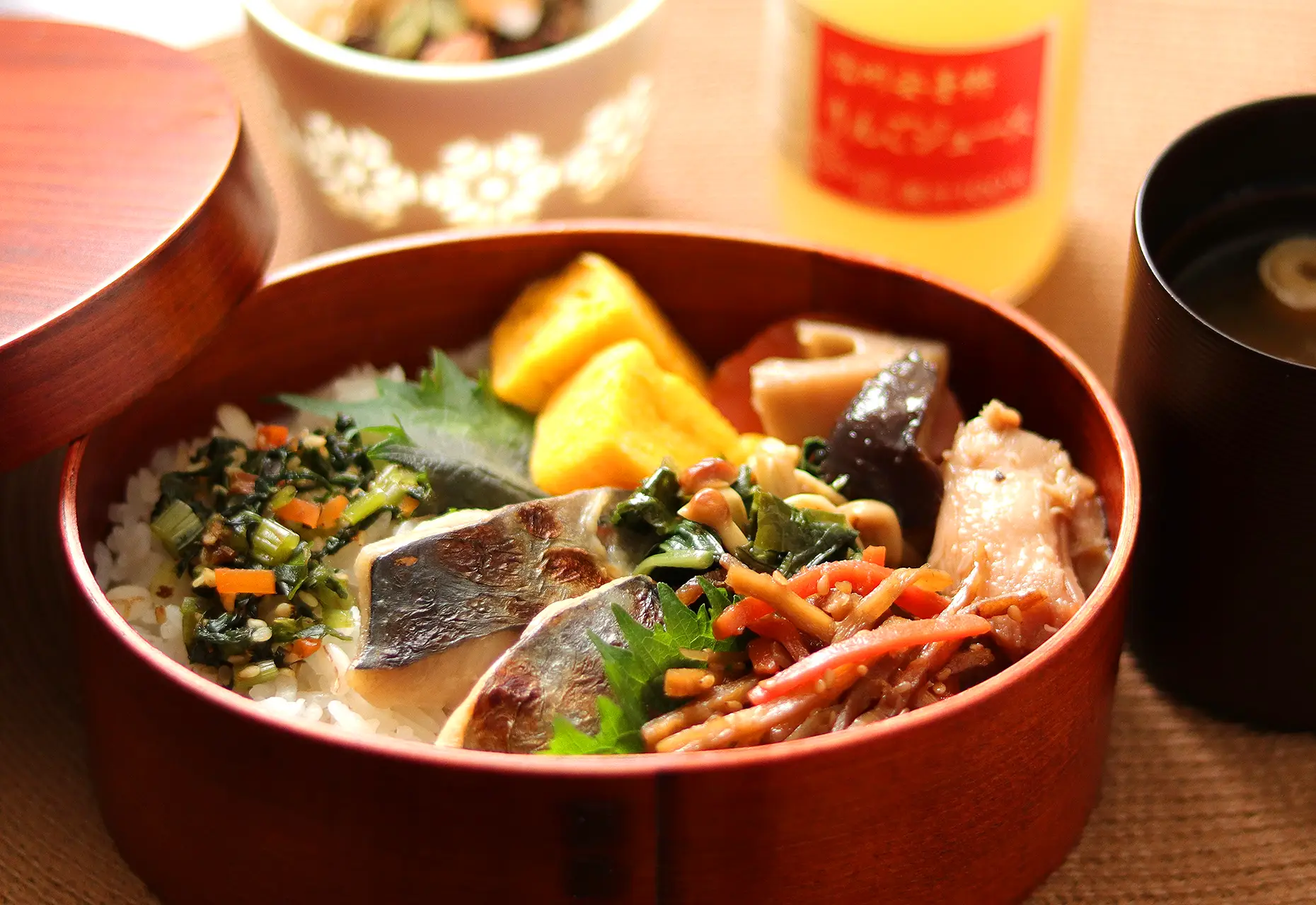 信州らしさが感じられるお弁当スタイルの朝食